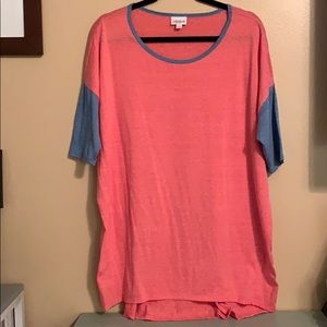 🚫SOLD🚫 LuLaRoe Irma Tunic | Loose “High-Low” Style